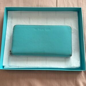Tiffany & Co. zip long wallet patent leather